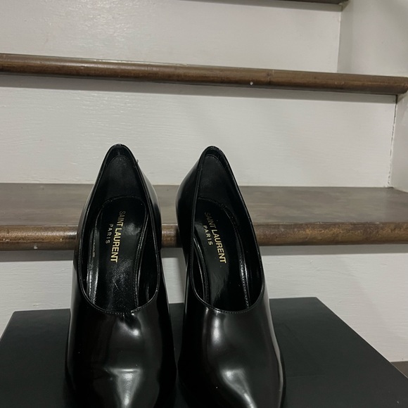 Luxury Black Saint Laurent Teddy 105 Pumps! - Picture 3 of 8